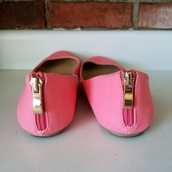 Pink Flats - Picture 3 of 4